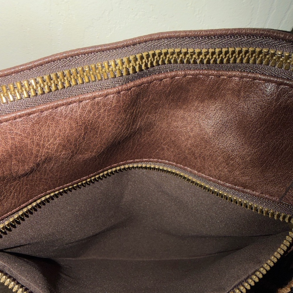 Olivia & Kate Vegan Leather Crossbody Bag - Picture 3 of 13